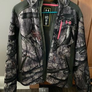 Womens Under Armour Storm Camouflage Hunting Jacket NWT! Size Medium.
